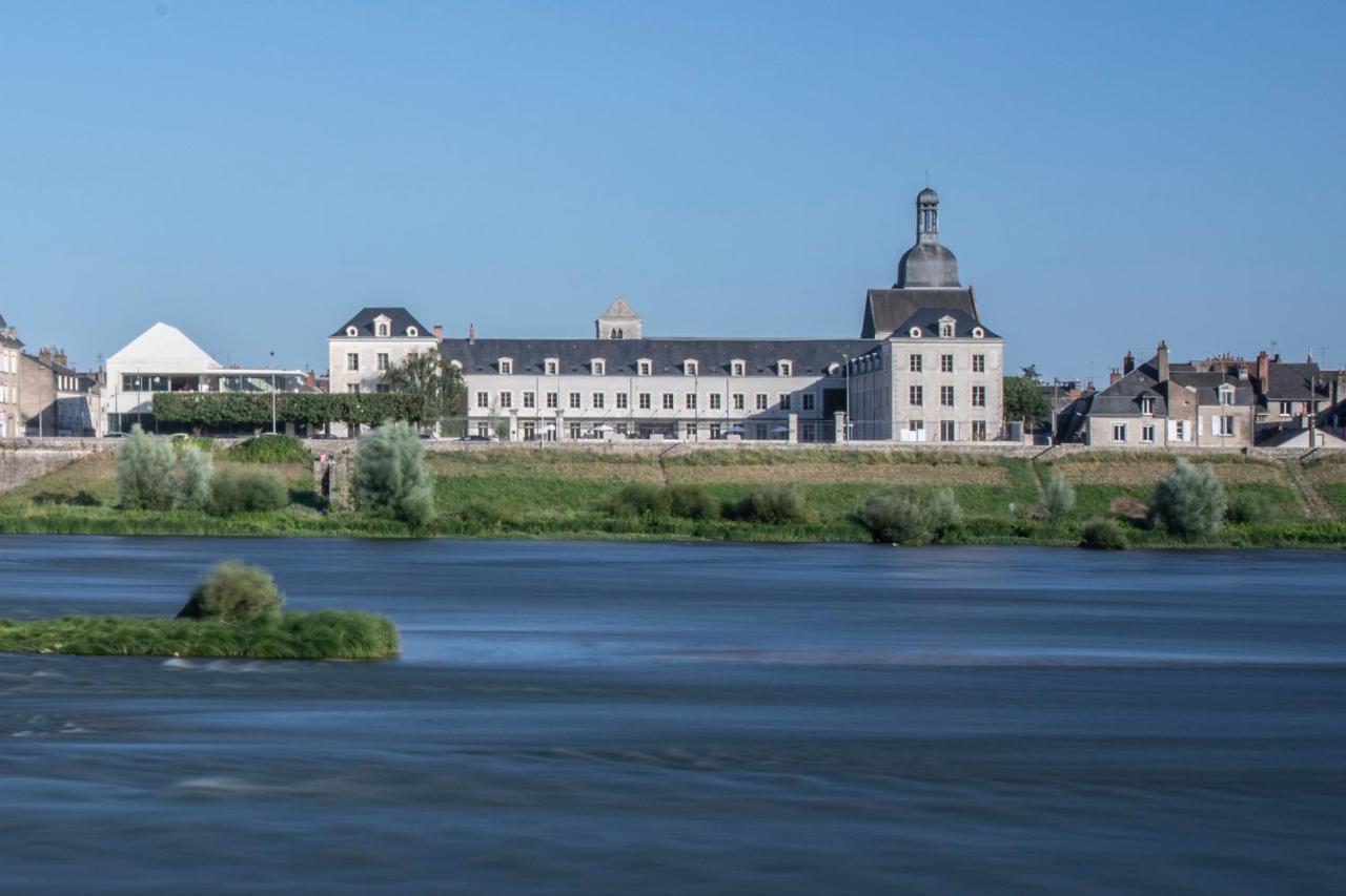 Fleur De Loire Hotel Blois Exterior photo